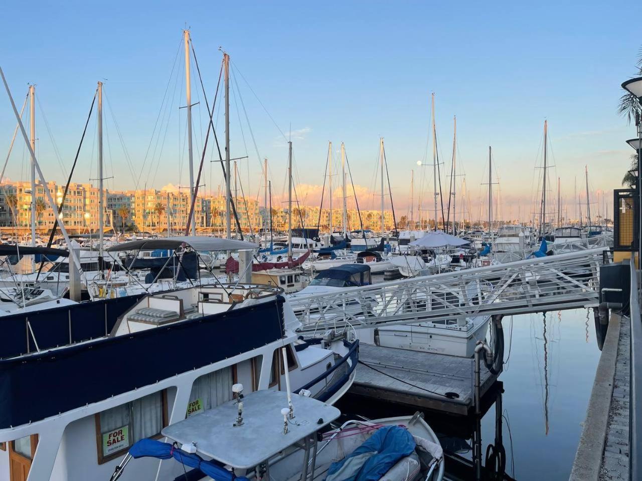Luxurious Apartment With The Marina View Los Angeles Eksteriør billede